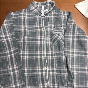 Pajama set in color grey with pink and white in great condition